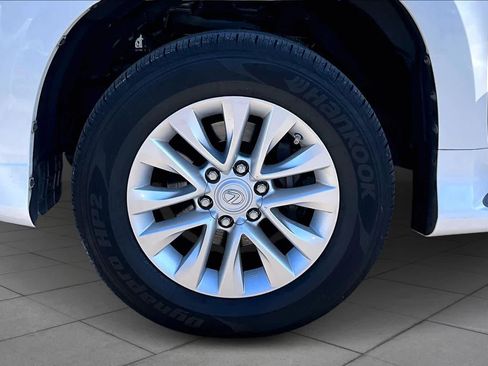 Used 2018 Lexus GX 460 Premium w/ Premium Package image 11