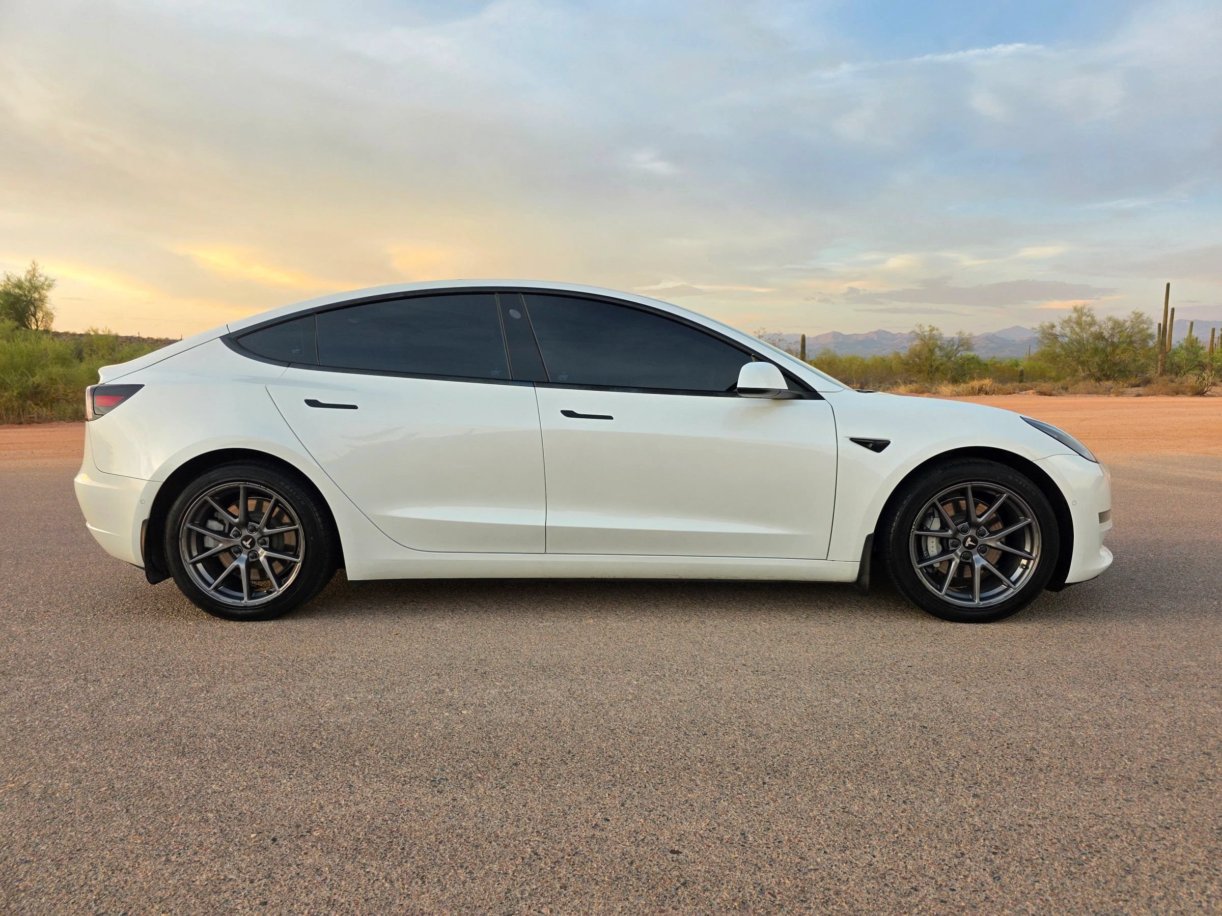 Used 2022 Tesla Model 3 Long Range AWD/4WD image 6