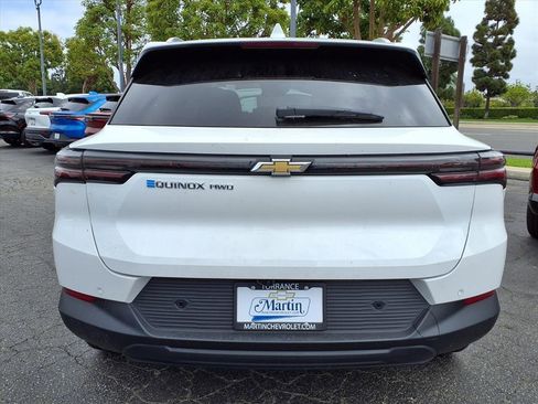 New 2026 Chevrolet Equinox EV LT image 5