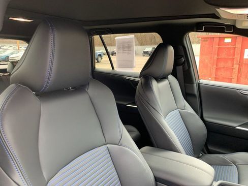 Used 2025 Toyota RAV4 XSE w/ Advanced Technology Package image 20