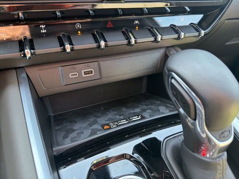 Used 2024 Chevrolet Colorado ZR2 w/ LPO, Flex Utility Package image 15