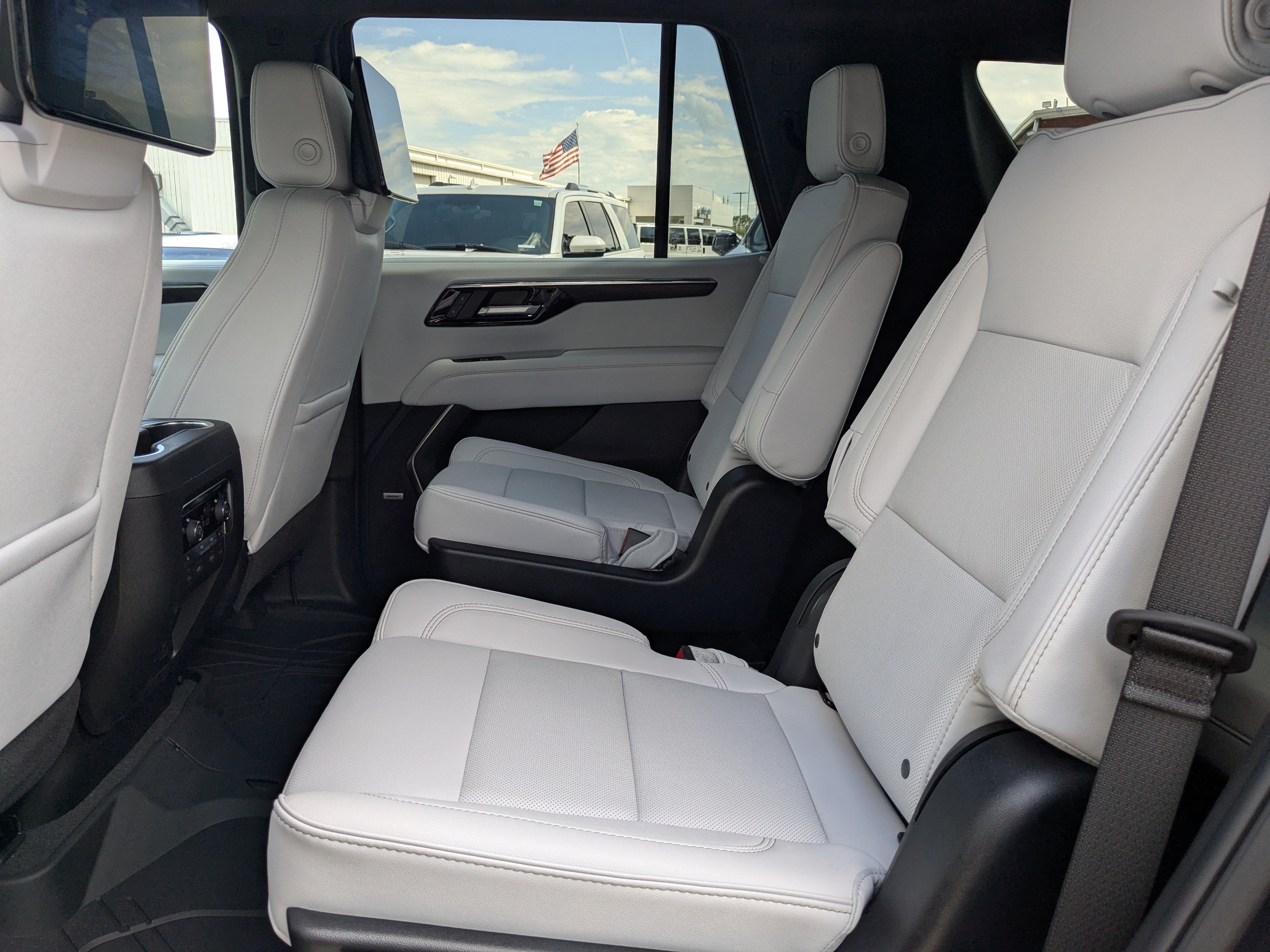 New 2025 Chevrolet Tahoe Premier RWD image 30