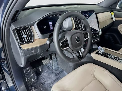 New 2026 Volvo XC90 B6 Plus w/ Protection Package Premier AWD/4WD image 9
