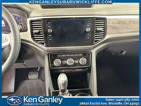 Used 2022 Volkswagen Atlas Cross Sport SE AWD/4WD image 17