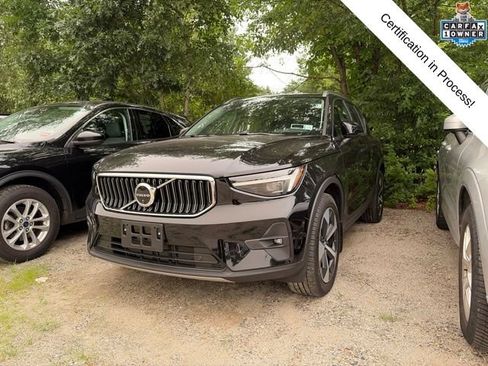 Certified 2024 Volvo XC40 B5 Plus w/ Climate Package AWD/4WD image 1