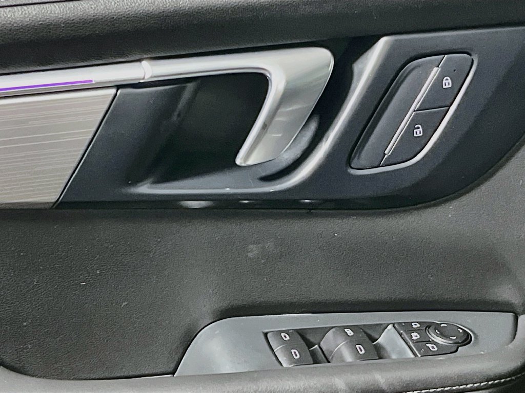 Used 2025 Buick Enclave Preferred FWD image 13