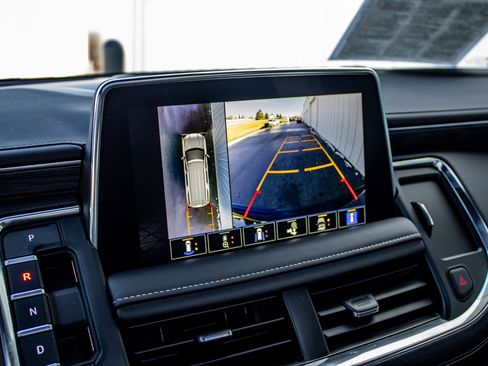 Used 2022 GMC Yukon XL SLT w/ SLT Premium Package image 40