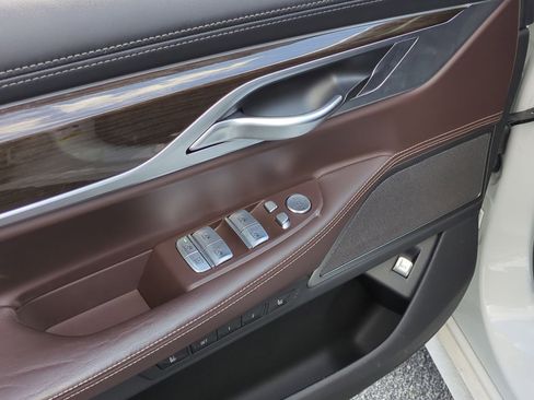 Certified 2022 BMW 740i w/ Premium Package image 15