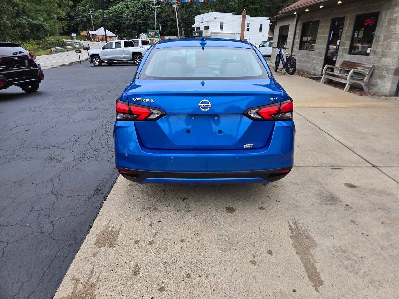 Used 2021 Nissan Versa SV FWD image 6