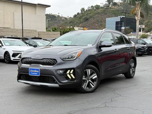 Used 2020 Kia Niro EX Premium FWD image 2