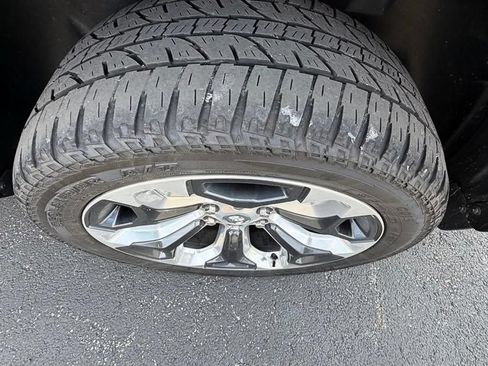 Used 2023 RAM 1500 Limited AWD/4WD image 11