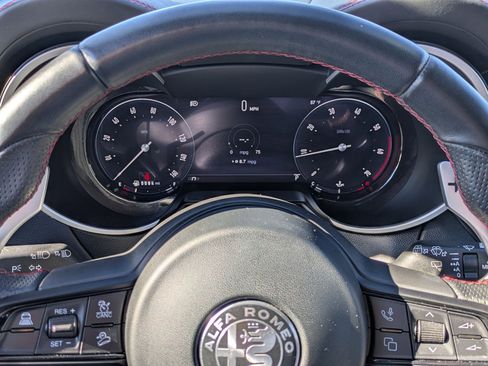 Used 2024 Alfa Romeo Stelvio AWD image 19