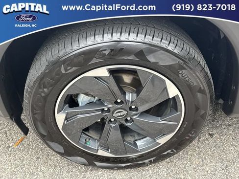 Used 2025 Nissan Rogue SV FWD image 13