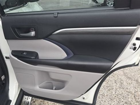 Used 2019 Toyota Highlander Limited w/ Protection Package #3 AWD/4WD image 29