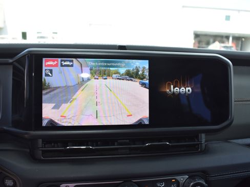 Used 2025 Jeep Gladiator Mojave image 22