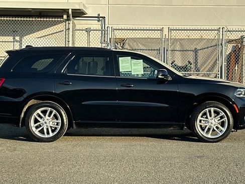 Used 2024 Dodge Durango GT image 3