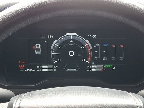 Used 2024 Toyota Tundra Platinum AWD/4WD image 20