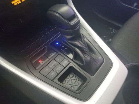 Used 2021 Toyota RAV4 XLE image 20