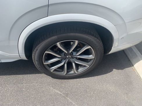 Used 2018 Volvo XC90 T6 Momentum w/ Convenience Package image 9