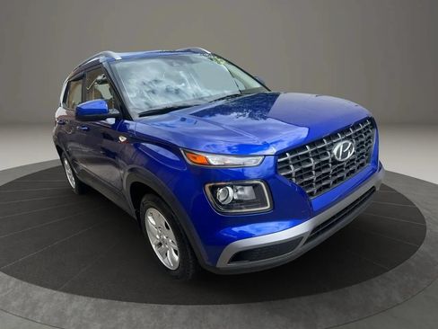 Used 2020 Hyundai Venue SEL FWD image 3