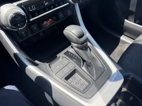 Used 2024 Toyota RAV4 XLE w/ Convenience Package FWD image 28