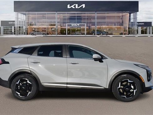 New 2026 Kia Sportage EX image 2