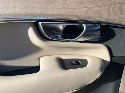 New 2026 Volvo XC90 B6 Plus image 25