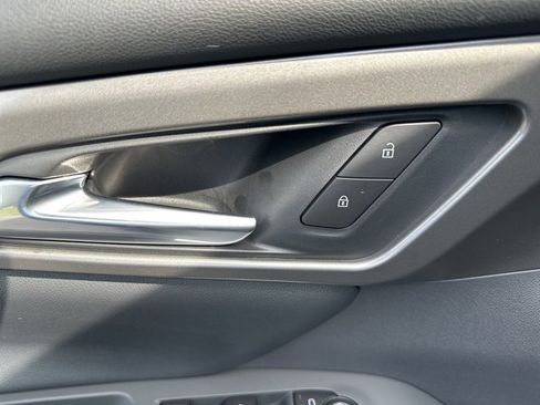 New 2026 Chevrolet Traverse LT w/ Midnight/Sport Edition image 8