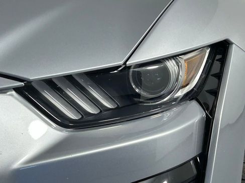 Used 2022 Ford Mustang Shelby GT500 w/ Technology Package image 3