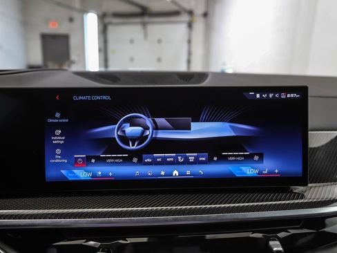 Used 2026 BMW X7 M60i AWD/4WD image 18
