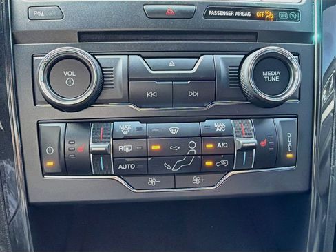 Used 2017 Ford Explorer XLT w/ Equipment Group 202A FWD image 16