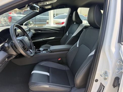 Used 2026 Toyota Camry SE FWD image 27