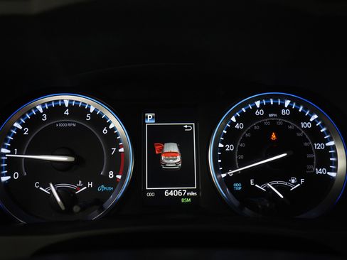 Used 2019 Toyota Highlander XLE FWD image 30
