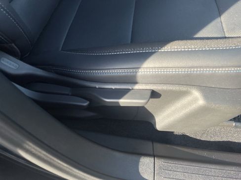 Used 2025 Chevrolet Equinox EV LT w/ Convenience Package image 44