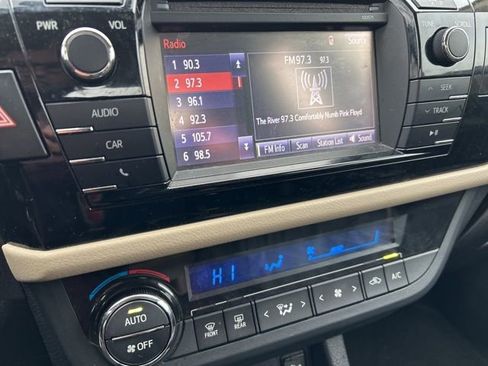 Used 2016 Toyota Corolla LE image 20