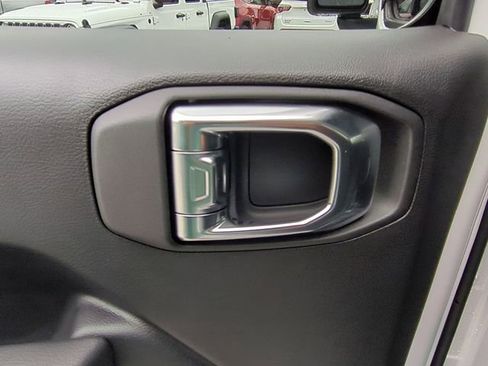 New 2025 Jeep Gladiator Sport image 30