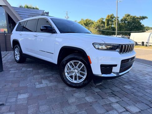 Used 2022 Jeep Grand Cherokee L Laredo w/ Luxury Tech Group I image 32