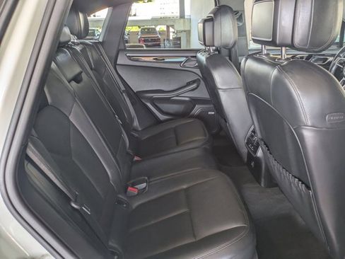 Used 2019 Porsche Macan image 21