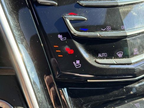 Used 2020 Cadillac Escalade Platinum image 22