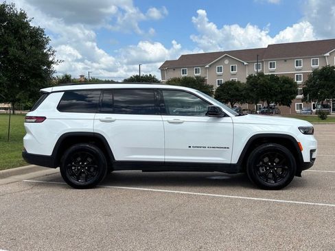 Used 2024 Jeep Grand Cherokee L Laredo AWD/4WD image 5