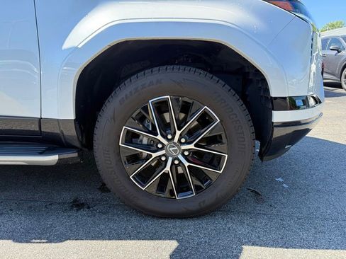 Used 2024 Lexus GX 550 w/ Accessory Package (2T) AWD/4WD image 27