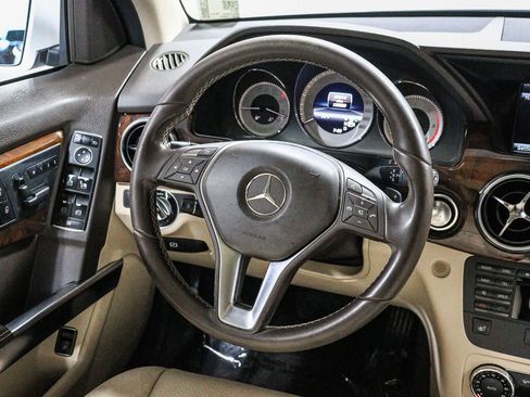 Used 2013 Mercedes-Benz GLK 250 BlueTEC 4MATIC image 17