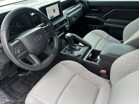 Used 2024 Toyota Tacoma SR5 AWD/4WD image 10