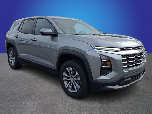 Used 2026 Chevrolet Equinox LT FWD image 3