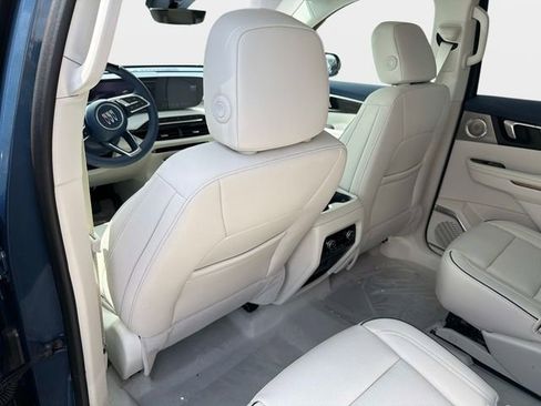 New 2026 Buick Enclave Avenir w/ Super Cruise Package FWD image 13