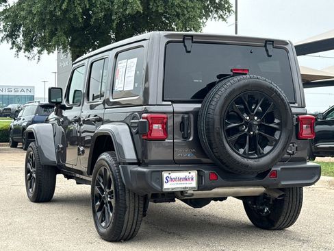 Used 2025 Jeep Wrangler Unlimited Sahara w/ Safety Group AWD/4WD image 9