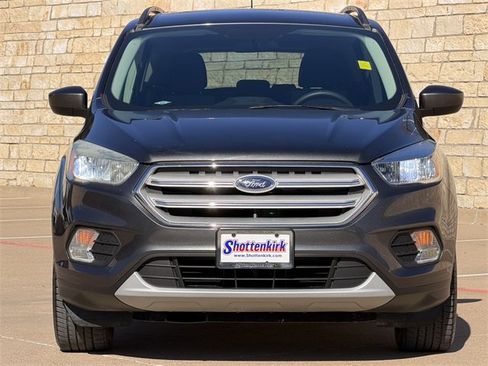 Used 2018 Ford Escape SE w/ SE Sync 3 Package image 2