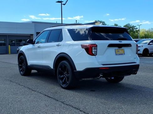 Certified 2024 Ford Explorer ST-Line w/ Class IV Trailer Tow Package AWD/4WD image 4