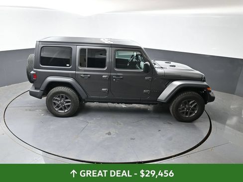 Used 2025 Jeep Wrangler Unlimited Sport AWD/4WD image 43
