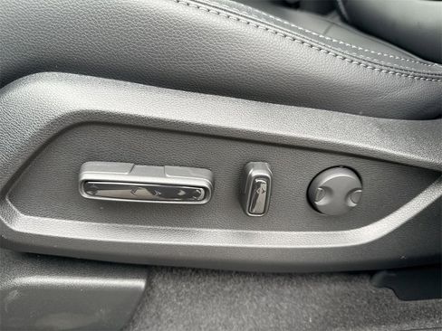 New 2025 Honda Pilot EX-L image 14